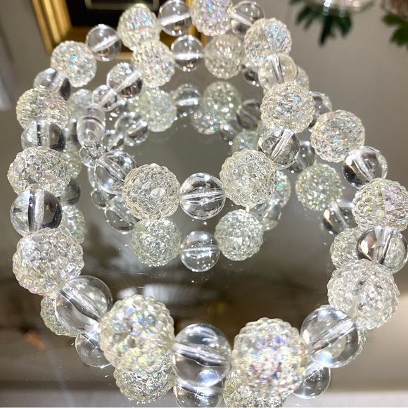 Vintage Lucite Beaded Necklace Clear Translucent Snowball Barrel Clasp 18” - Picture 1 of 5